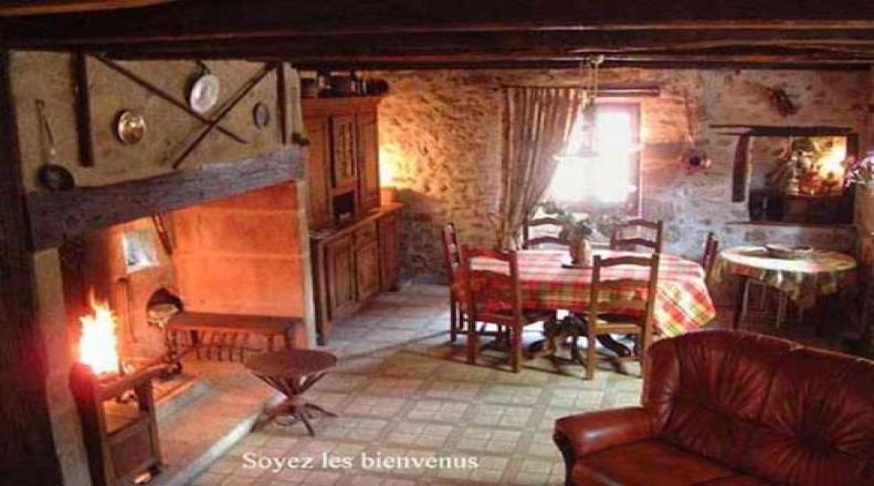 Le Fidele Bed & Breakfast Saint-Chamant Eksteriør bilde