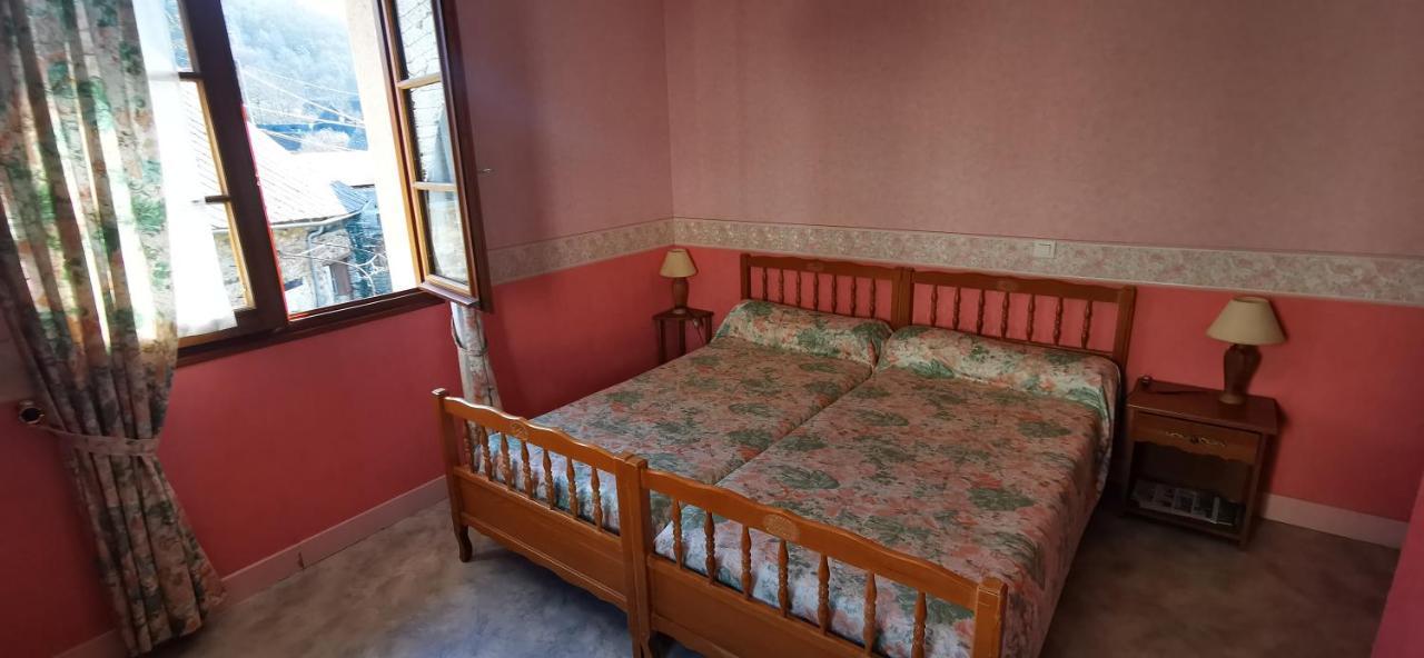 Le Fidele Bed & Breakfast Saint-Chamant Eksteriør bilde